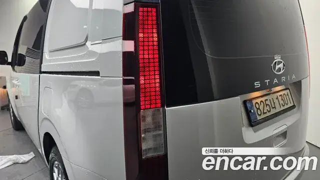 Hyundai Staria 2022 — Şəkil 28/30