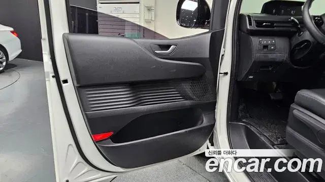 Hyundai Staria 2022 — Şəkil 24/30