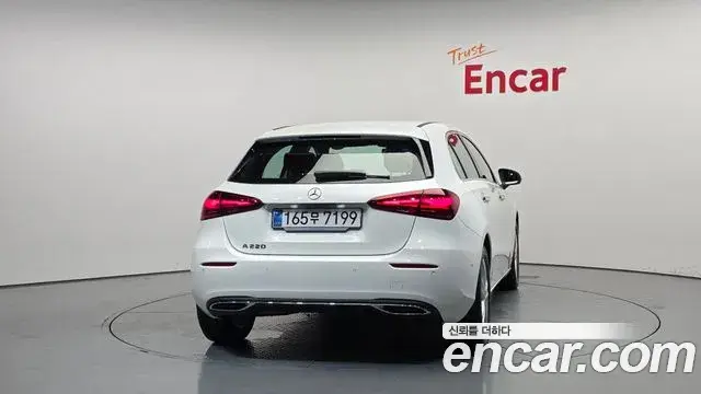 Mercedes-Benz A-Class 2025 — Photo 4/31