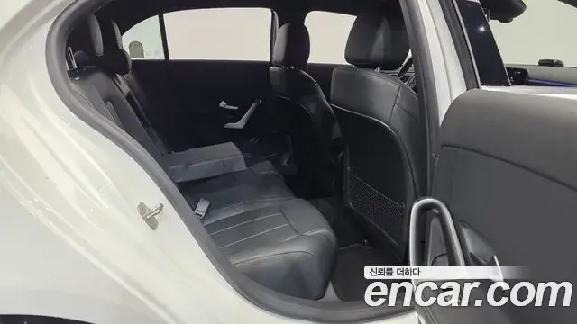 Mercedes-Benz A-Class 2025 — Photo 28/31