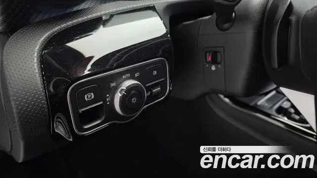 Mercedes-Benz A-Class 2025 — Photo 13/31