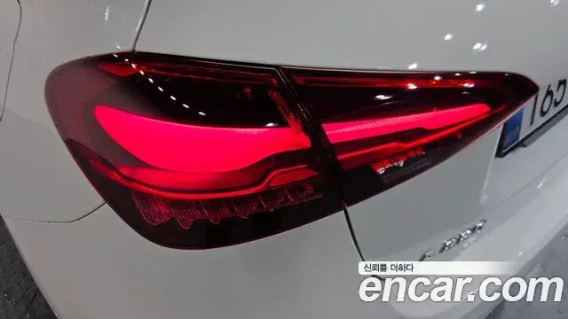 Mercedes-Benz A-Class 2025 — Photo 23/31