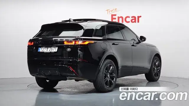 Land Rover Range Rover Velar 2023 — Photo 11/20