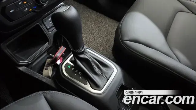 Jeep Renegade 2023 — Şəkil 15/20
