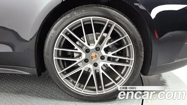 Porsche Panamera 2024 — Şəkil 17/39