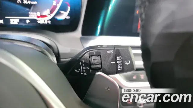 BMW 3 Series 2022 — Photo 25/33