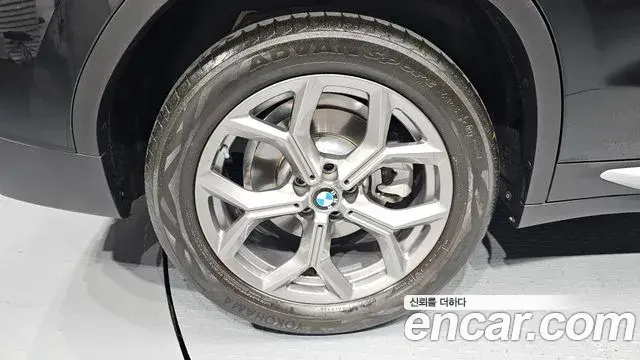 BMW X3 2022 — ფოტო 30/31