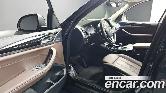 BMW X3 2022 — ფოტო 25/31