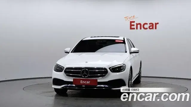 Mercedes-Benz E-Class 2020 — Фото 3/20