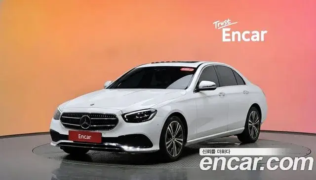 Mercedes-Benz E-Class 2020 — Фото 1/20