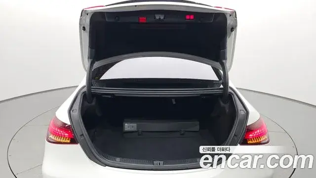 Mercedes-Benz E-Class 2020 — Şəkil 30/32