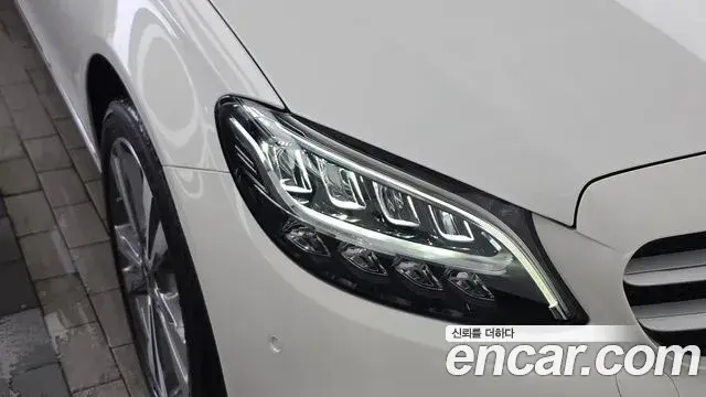 Mercedes-Benz C-Class 2021 — Photo 21/30