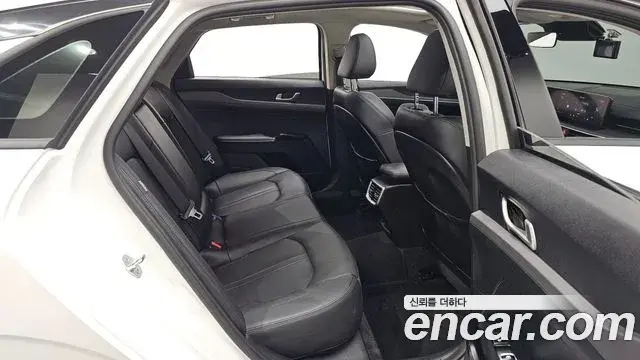 Kia K5 2024 — ფოტო 7/33