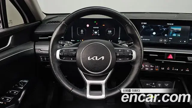 Kia K5 2024 — ფოტო 18/33