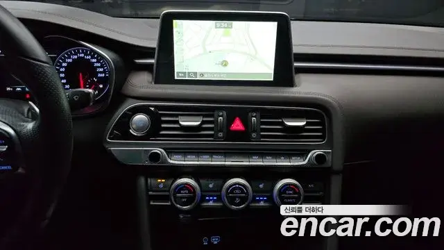 Genesis G70 2018 — Şəkil 28/30