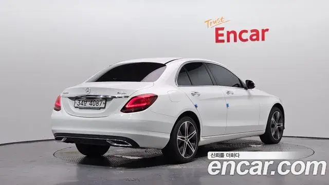 Mercedes-Benz C-Class 2019 — Фото 2/20