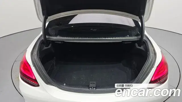 Mercedes-Benz C-Class 2019 — Фото 20/20