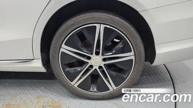 Mercedes-Benz C-Class 2019 — Photo 15/30