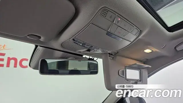 Mercedes-Benz C-Class 2019 — Photo 27/30