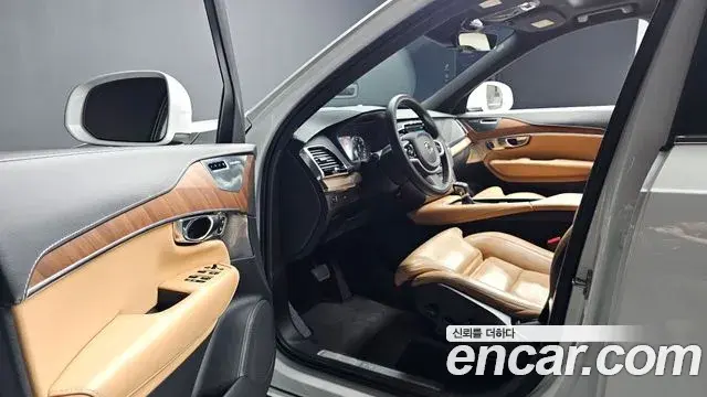 Volvo XC90 2019 — Şəkil 18/20
