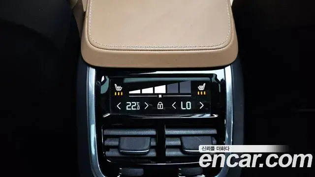 Volvo XC90 2019 — Şəkil 13/20