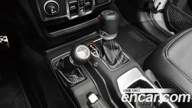 Jeep Wrangler 2022 — Photo 23/29