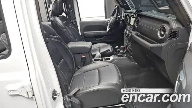 Jeep Wrangler 2022 — Photo 14/29