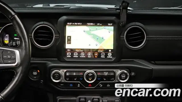 Jeep Wrangler 2022 — Photo 7/29