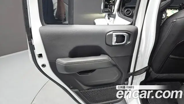 Jeep Wrangler 2022 — Photo 21/29