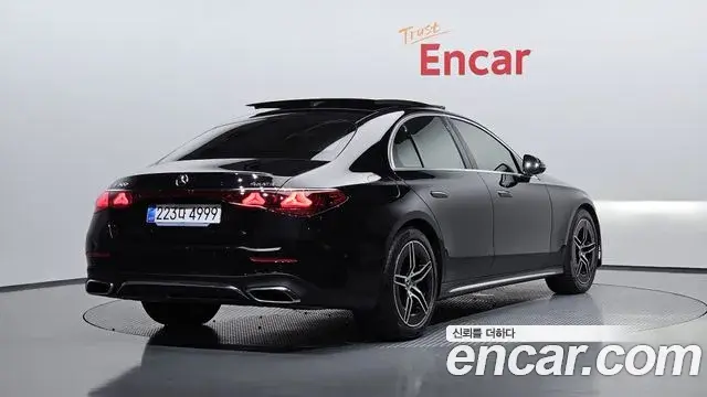 Mercedes-Benz E-Class 2025 — ფოტო 29/32