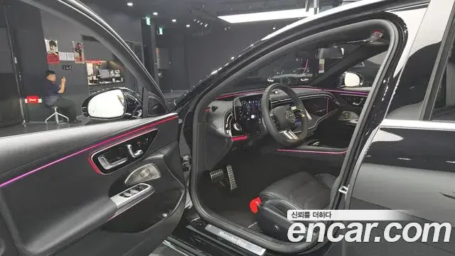 Mercedes-Benz E-Class 2025 — ფოტო 23/32