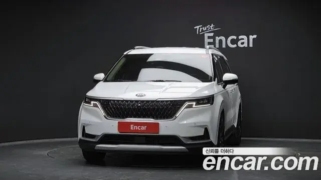 Kia Carnival 2021 — Фото 3/20