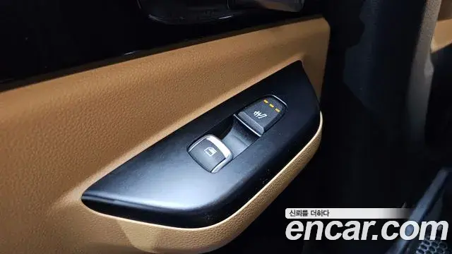 Kia Carnival 2021 — Фото 19/20
