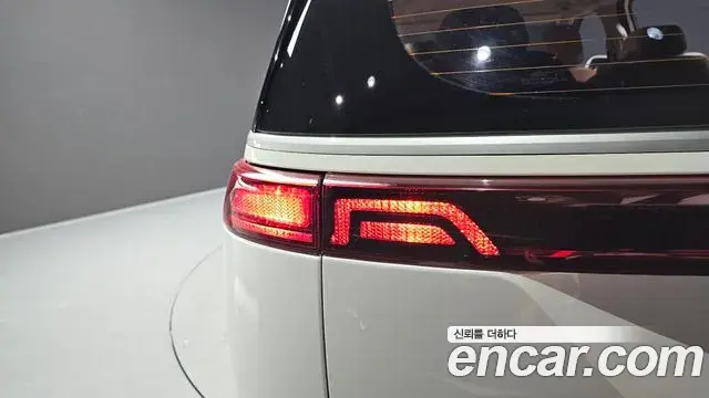 Kia Carnival 2021 — Şəkil 16/30