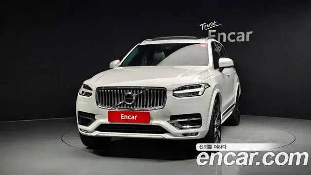 Volvo XC90 2023 — ფოტო 14/20