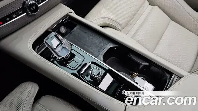 Volvo XC90 2023 — ფოტო 5/20