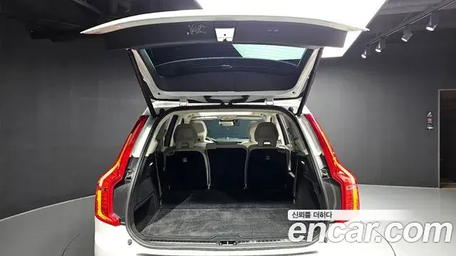 Volvo XC90 2023 — ფოტო 20/20