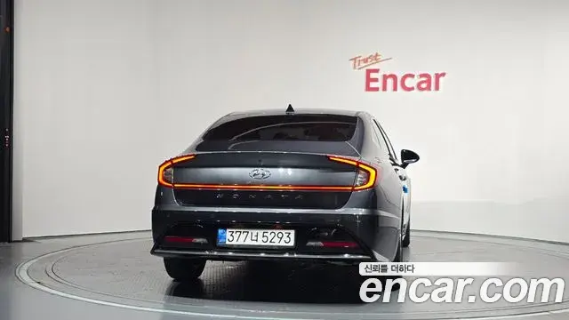 Hyundai Sonata Hybrid 2021 — ფოტო 7/30