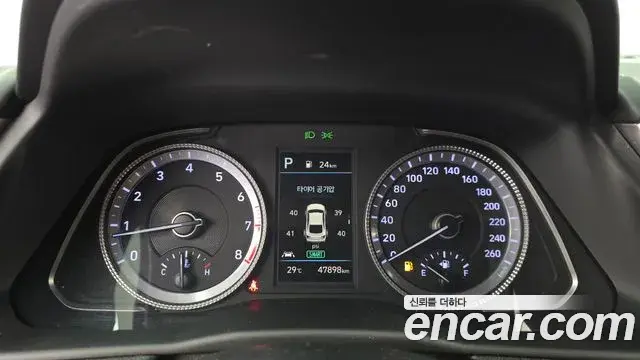 Hyundai Sonata Hybrid 2021 — ფოტო 13/30