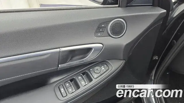 Hyundai Sonata Hybrid 2021 — ფოტო 25/30