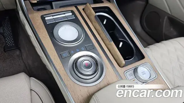 Genesis GV80 2021 — ფოტო 15/20