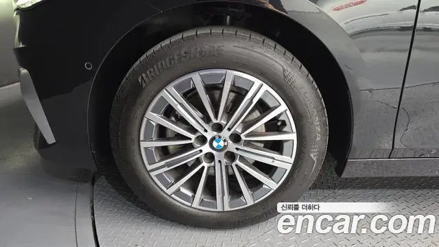 BMW 2 Series Active Tourer 2025 — ფოტო 8/32