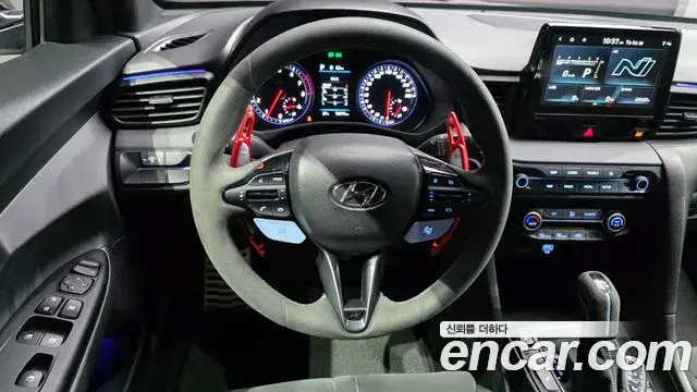 Hyundai Veloster 2020 — ფოტო 11/20