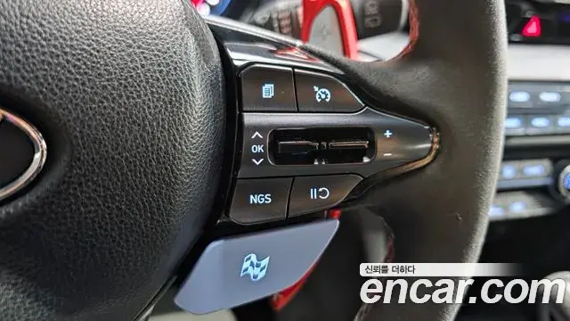 Hyundai Veloster 2020 — ფოტო 19/20