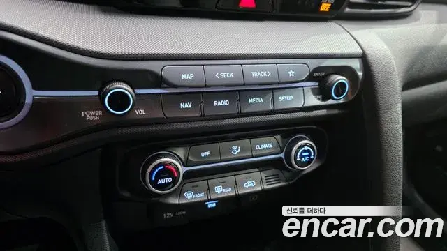 Hyundai Veloster 2020 — ფოტო 9/20