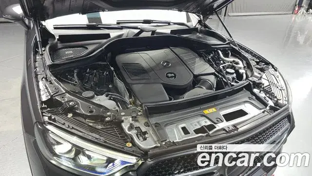 Mercedes-Benz GLC-Class 2024 — Photo 8/20