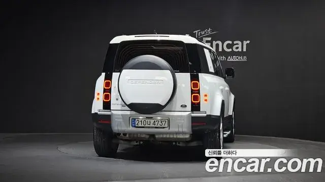 Land Rover Defender 2022 — Фото 4/20