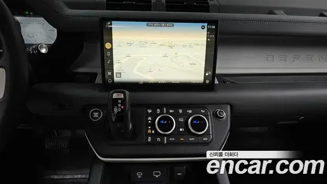 Land Rover Defender 2022 — Фото 14/20