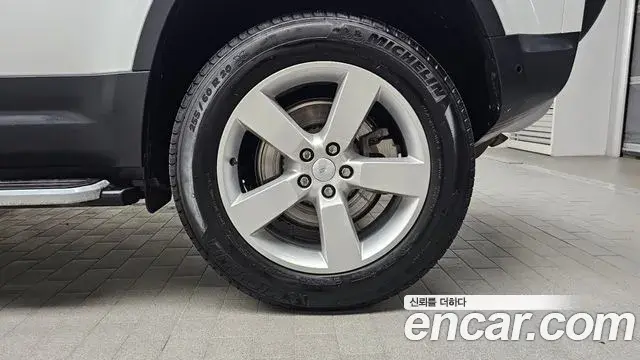 Land Rover Defender 2022 — Photo 11/31