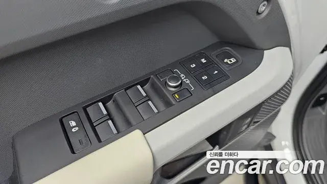 Land Rover Defender 2022 — Photo 10/31